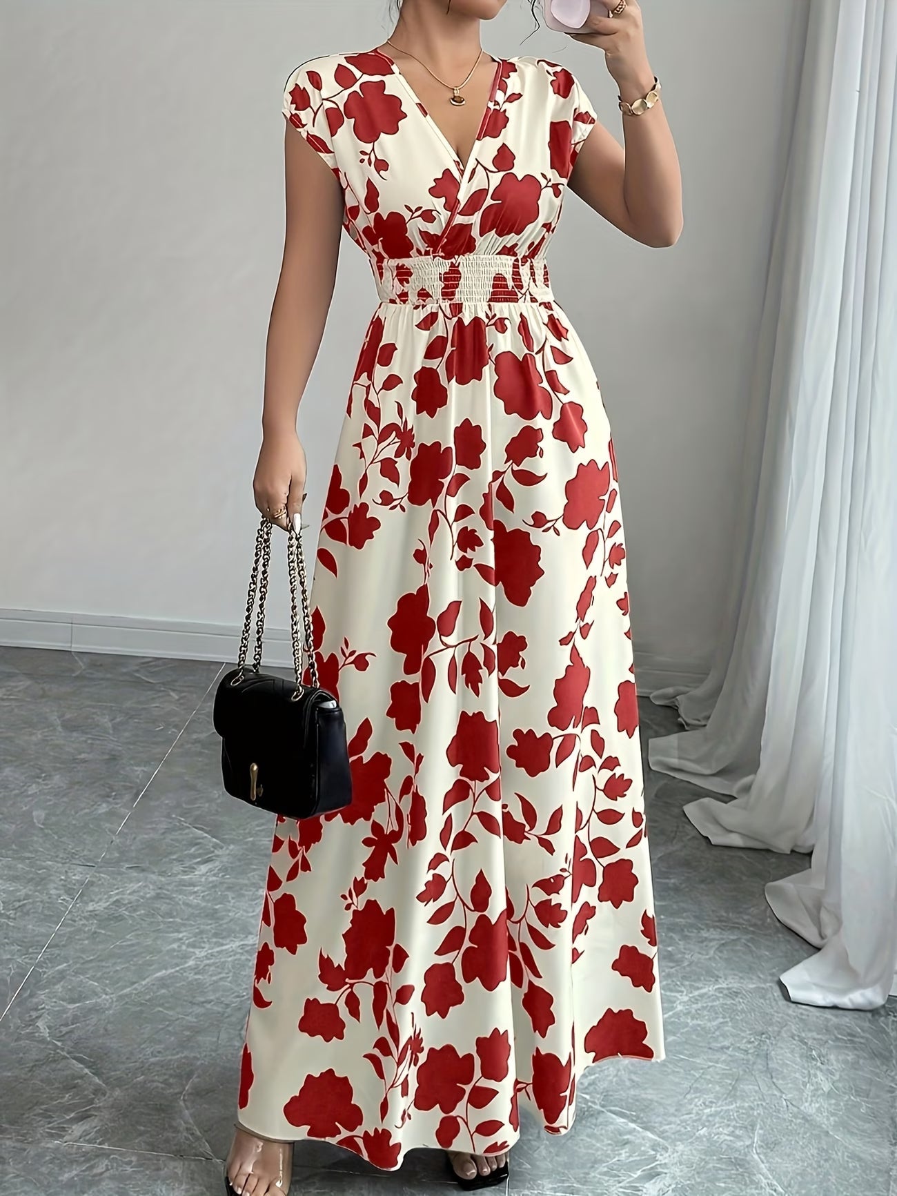 Sariyah | Elegant V-Neck Sleeveless Dress