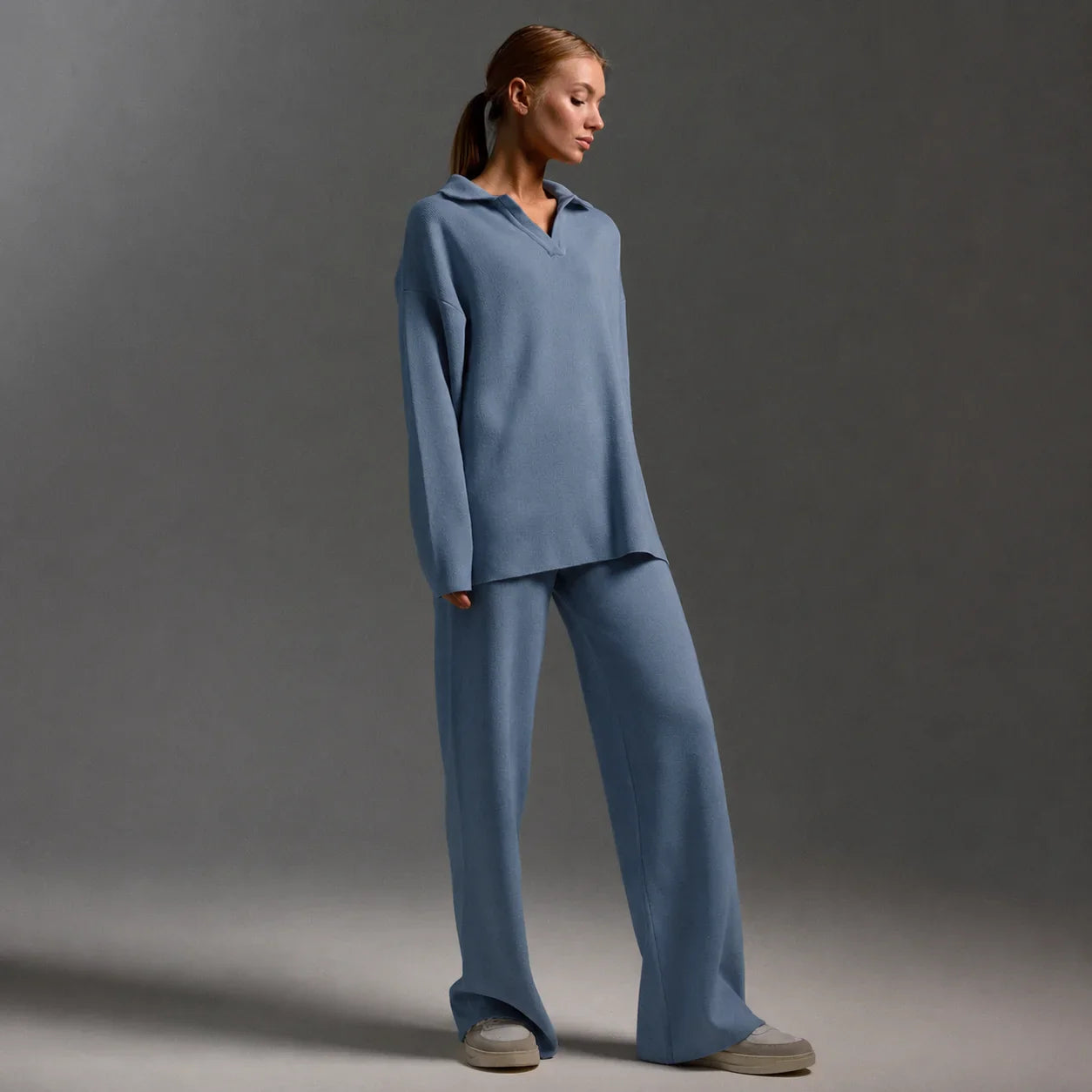 Women's knit tracksuit with polo-neck knit sweater and wide-leg trousers