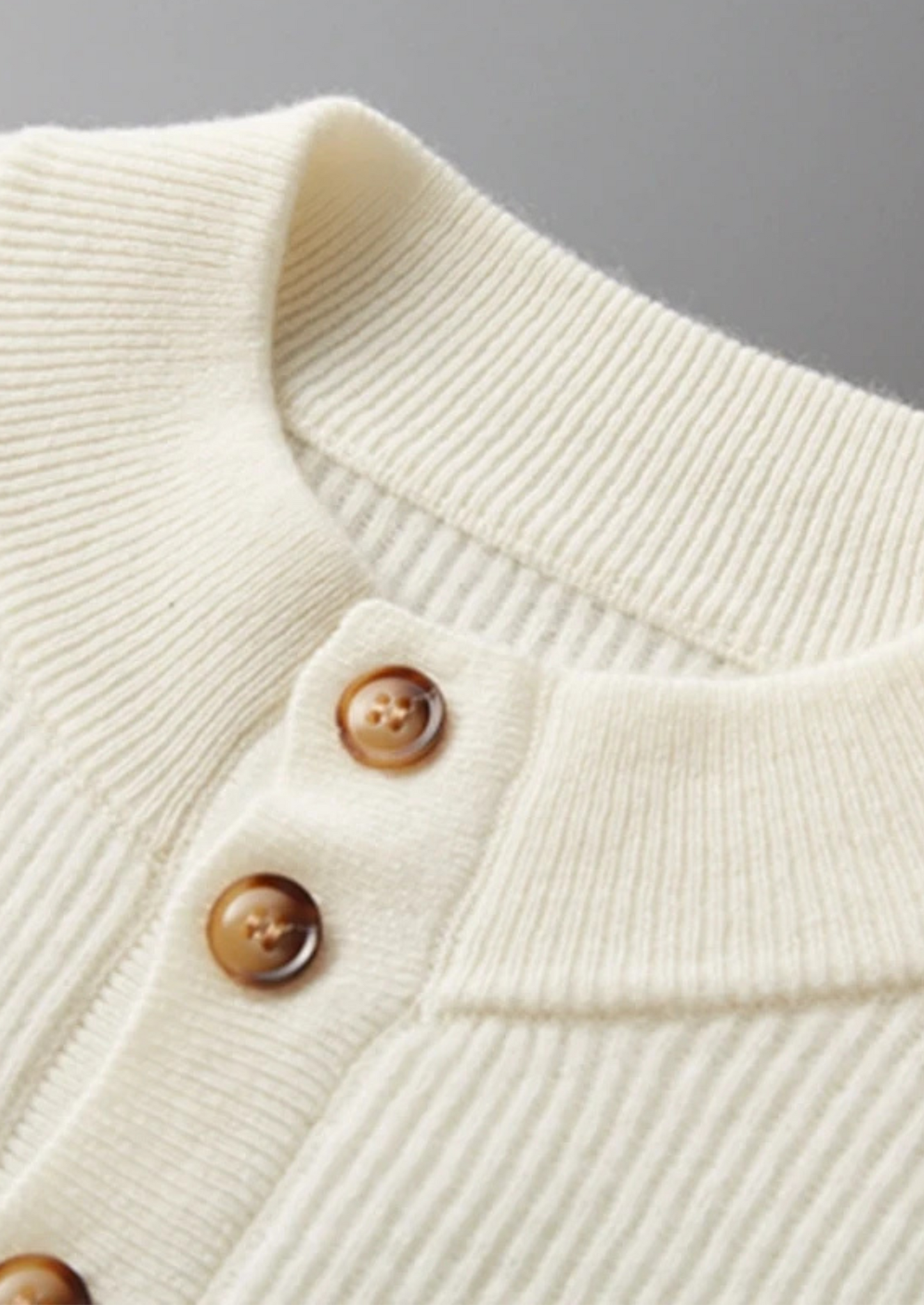 100% CASHMERE BUTTON SWEATER