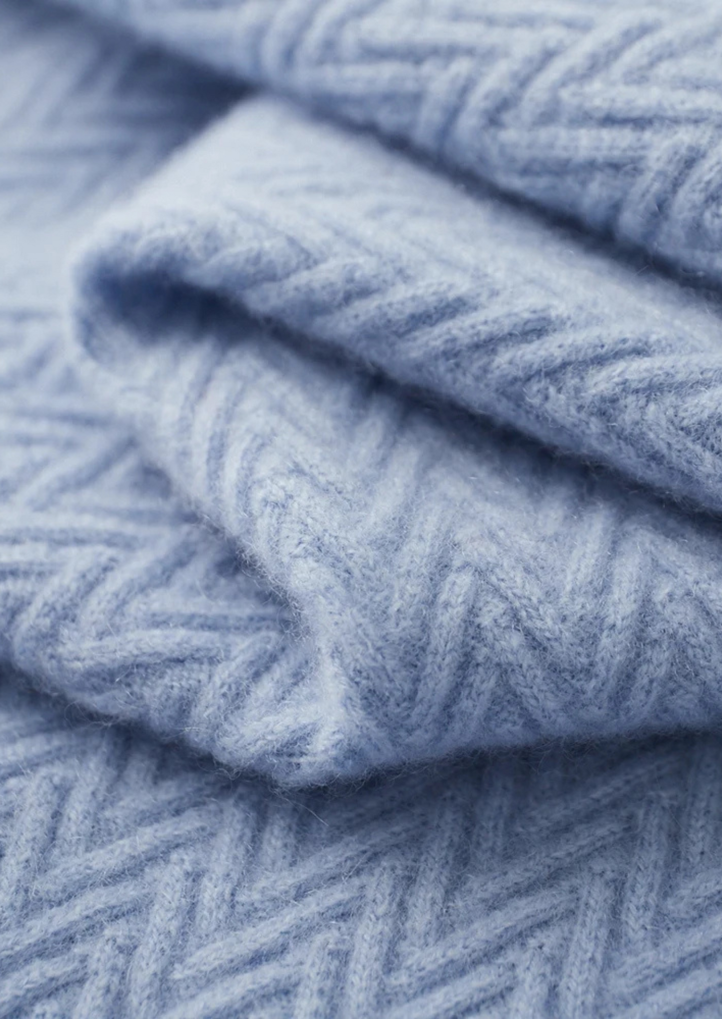 100% CASHMERE ZIGZAG BUTTON SWEATER