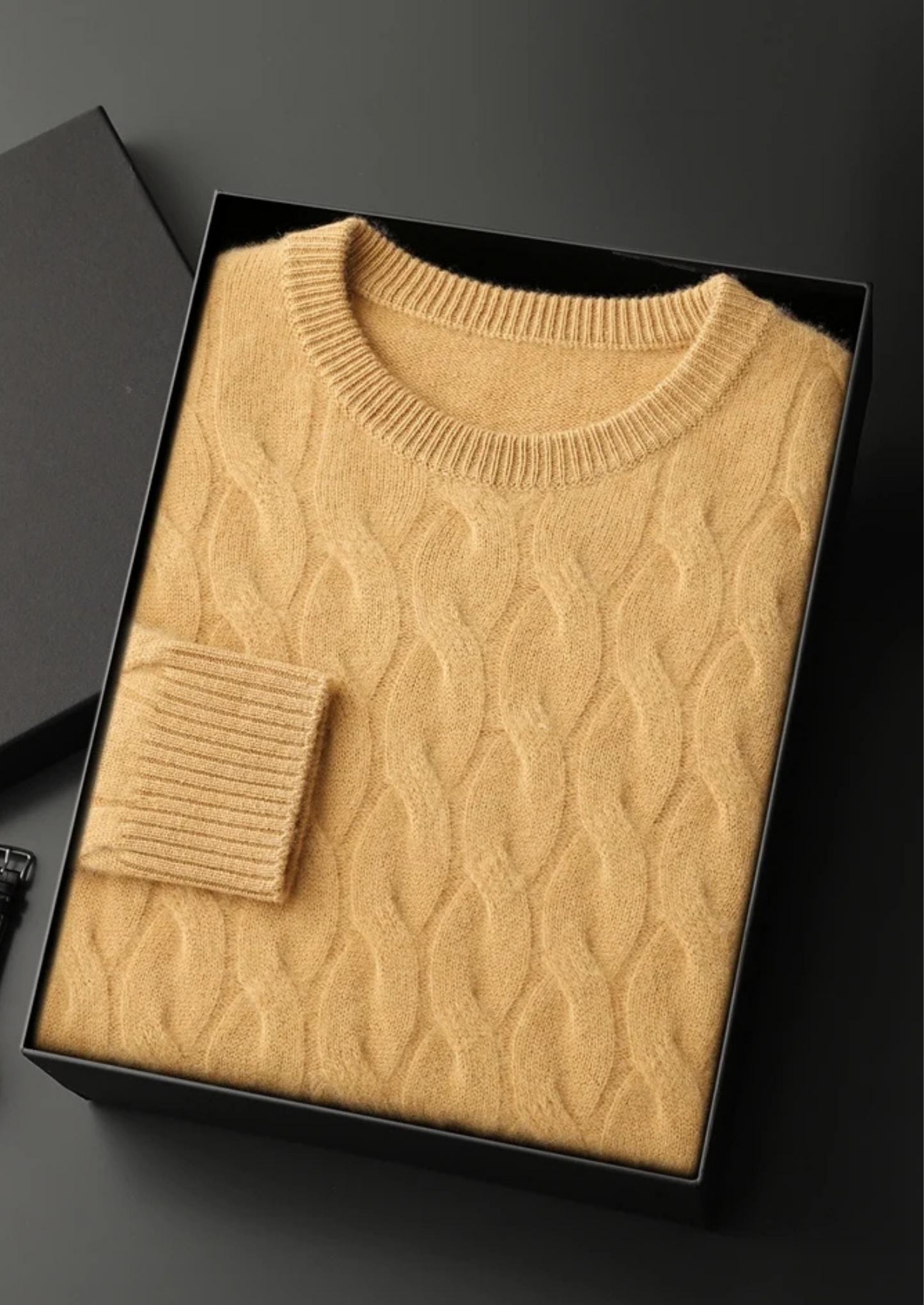 WOOL CABLE CREWNECK