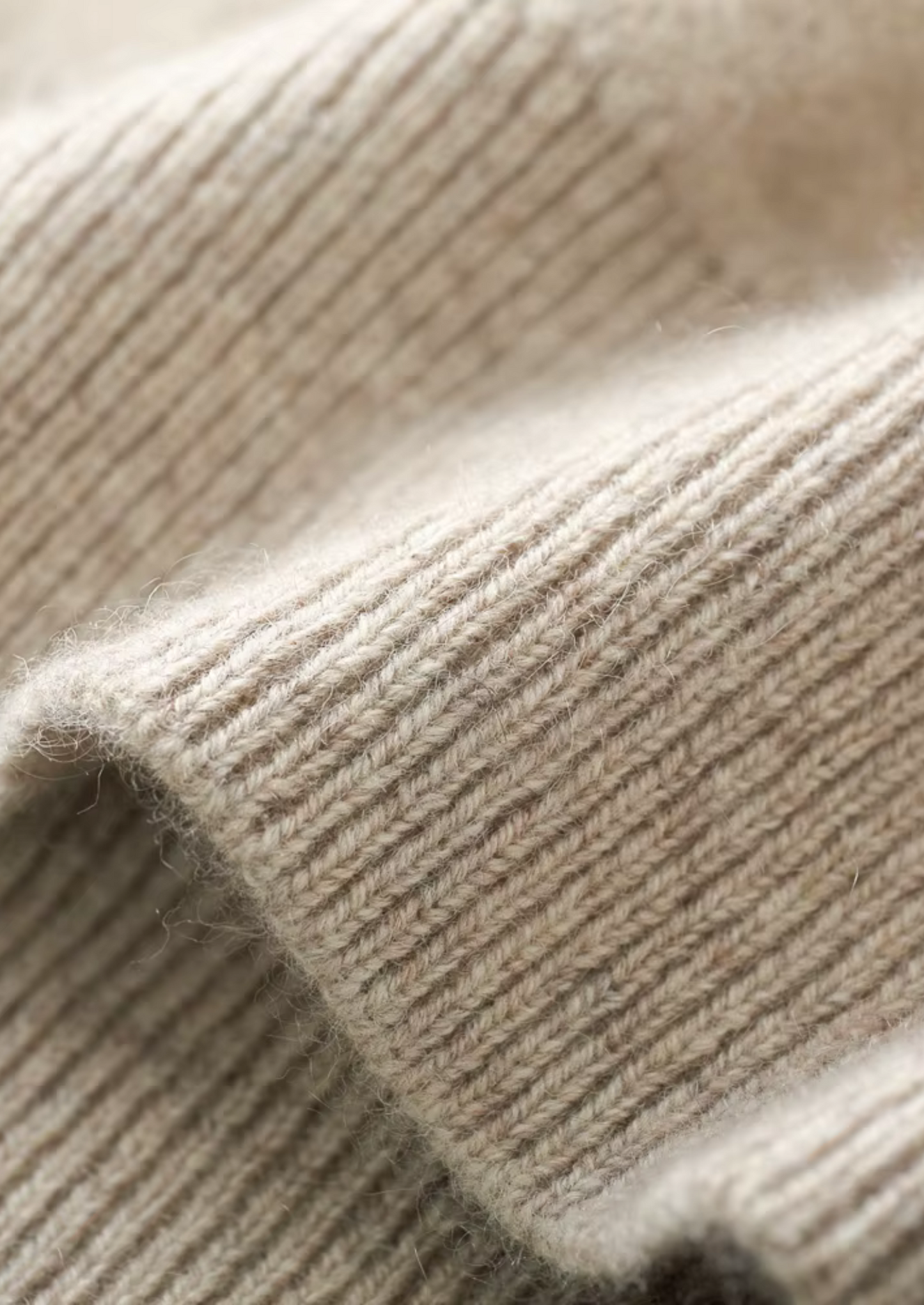 WOOL V-NECK CARDIGAN