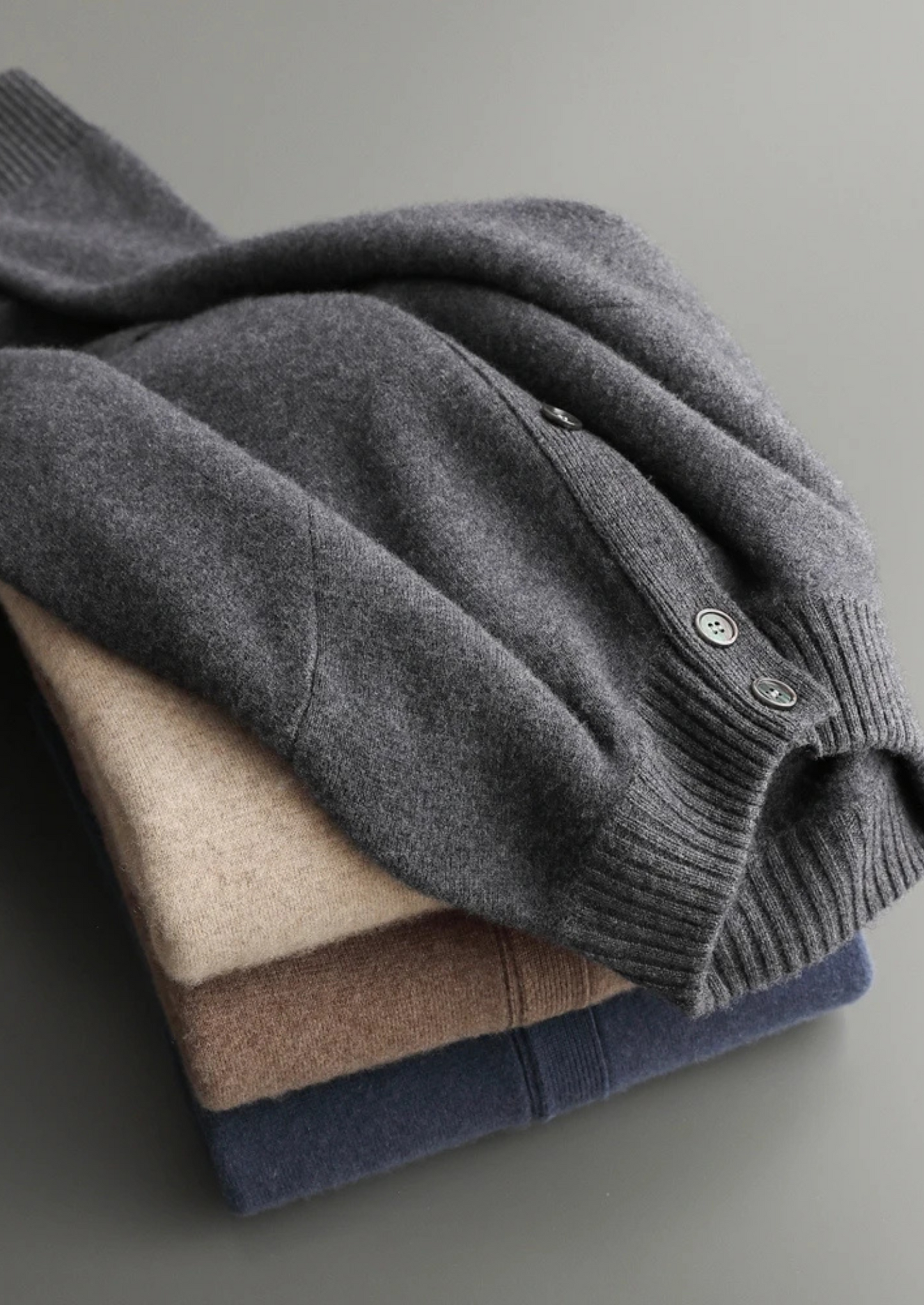 100% CASHMERE BUTTON CARDIGAN