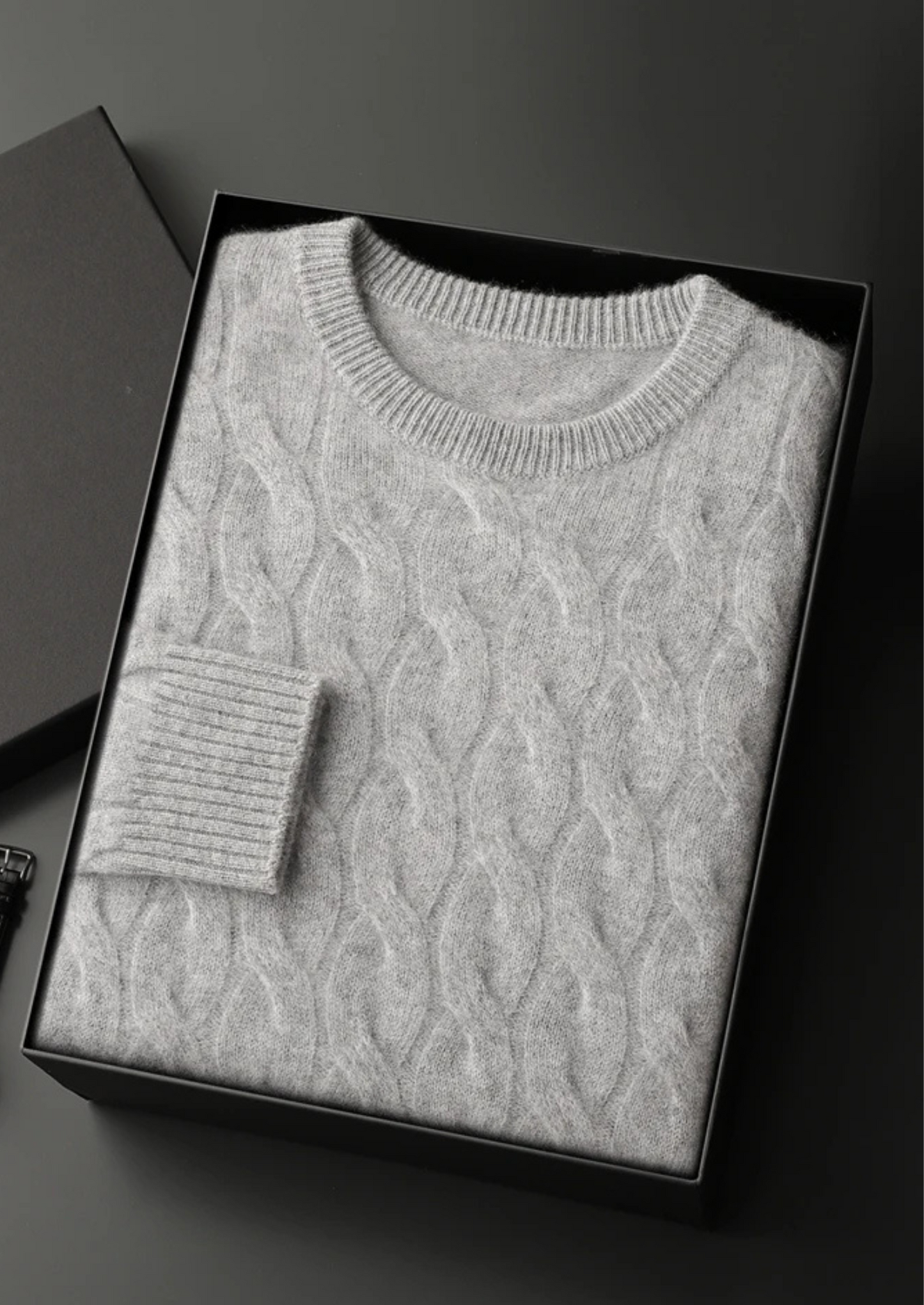 WOOL CABLE CREWNECK