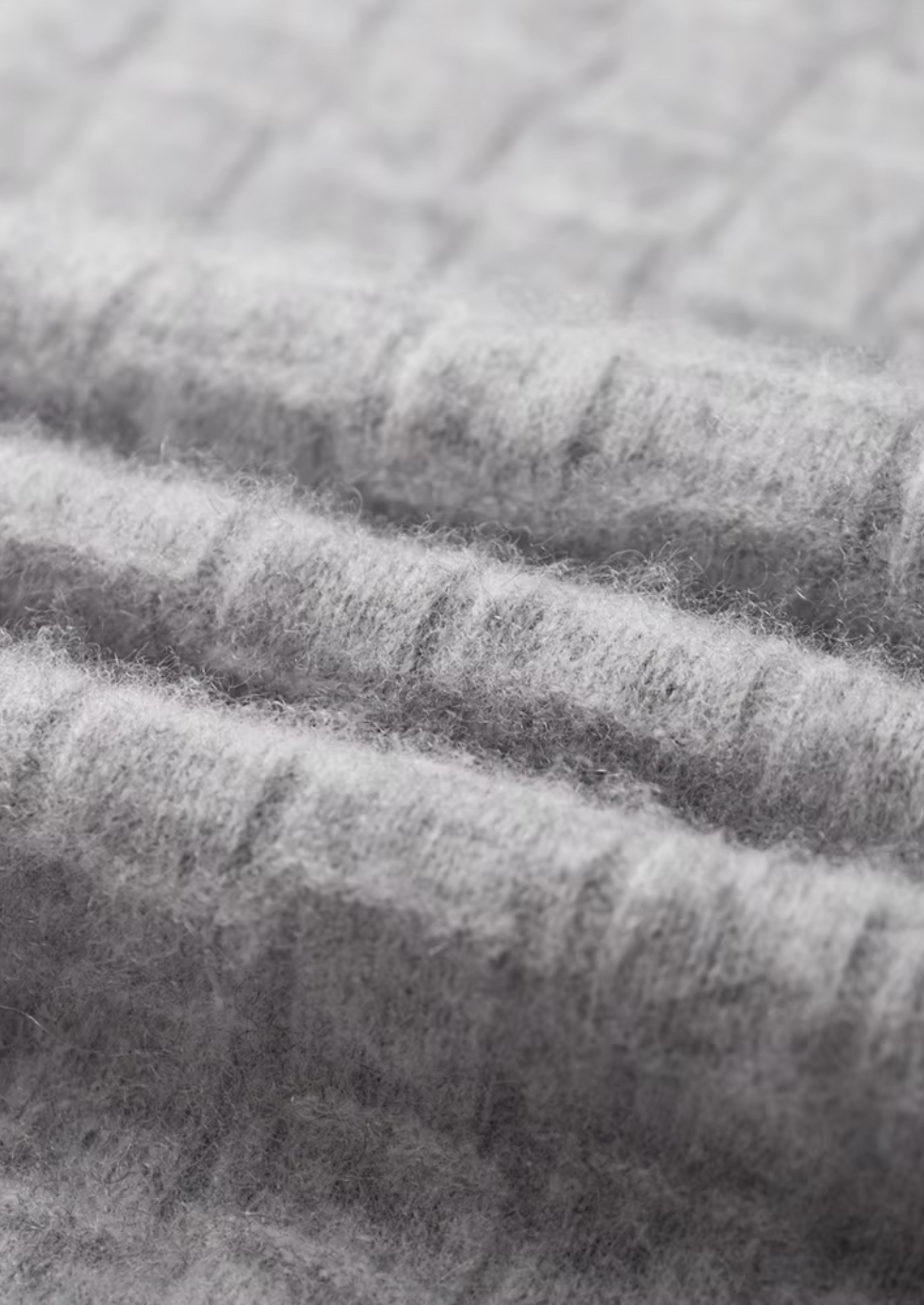 WOOL TEXTURED MOCKNECK