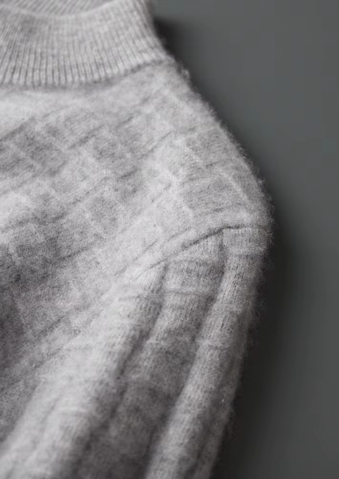 WOOL TEXTURED MOCKNECK