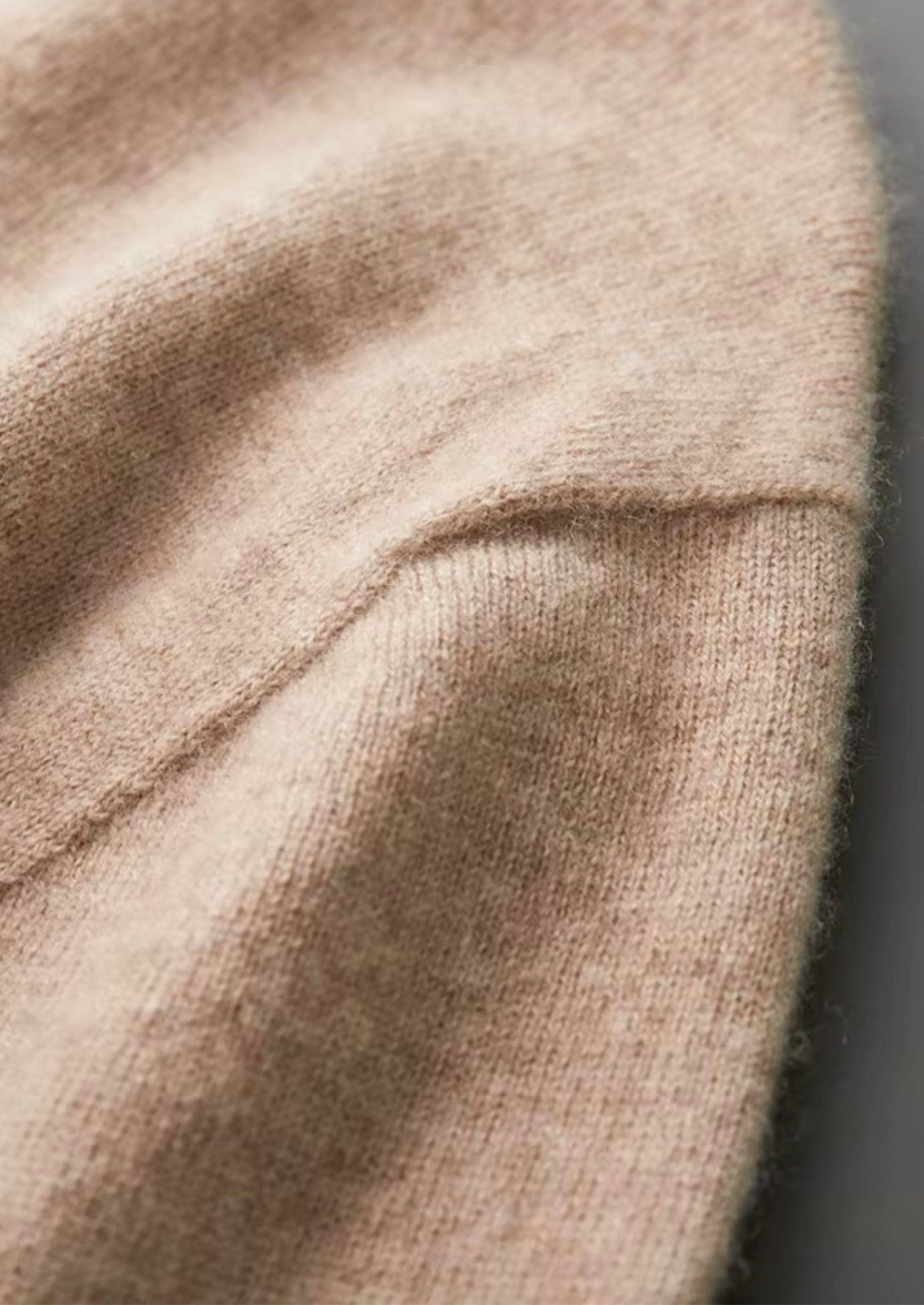 100% CASHMERE CLASSIC CREWNECK T-SHIRT