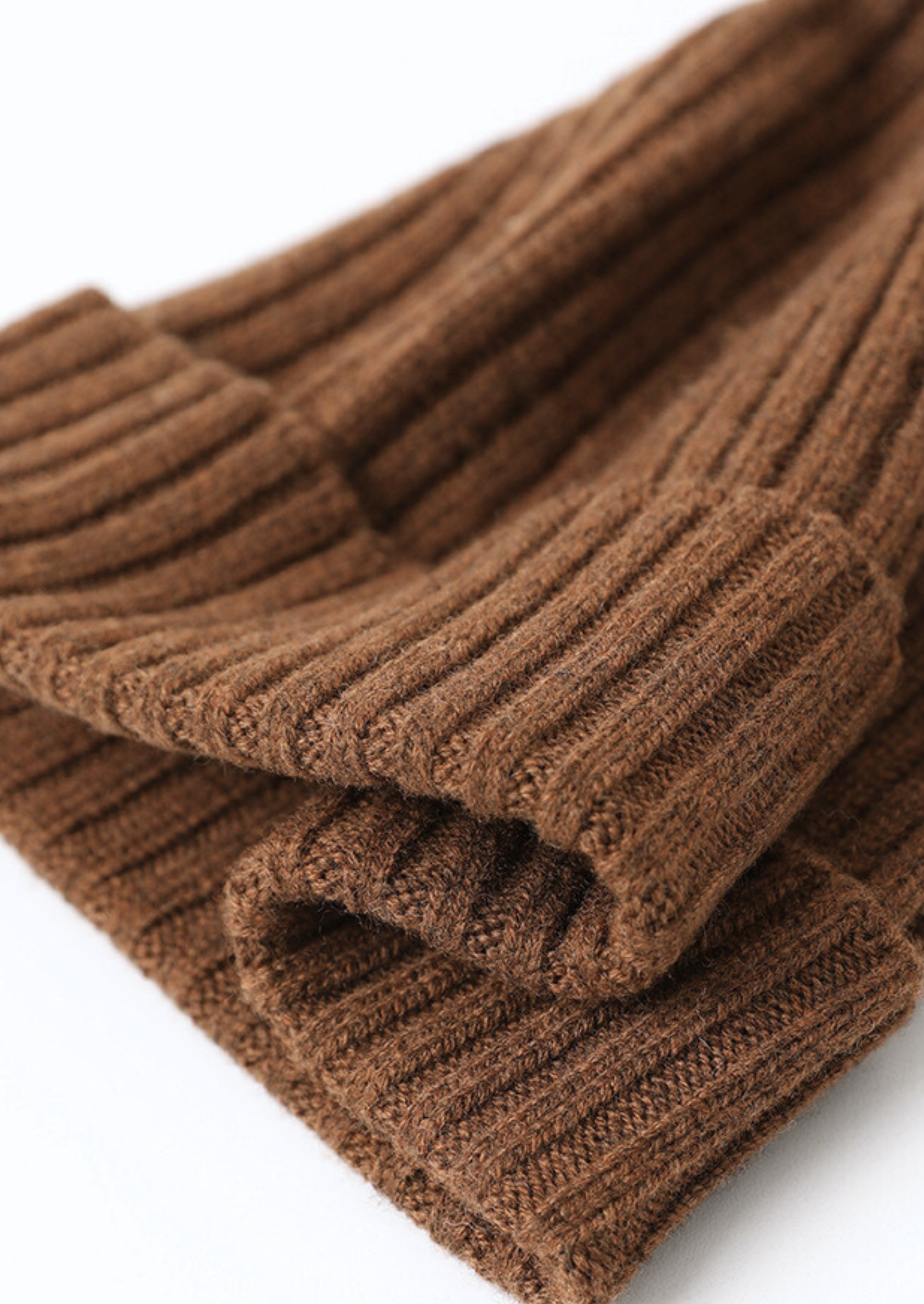 100% CASHMERE WINTERTIME ESSENTIALS